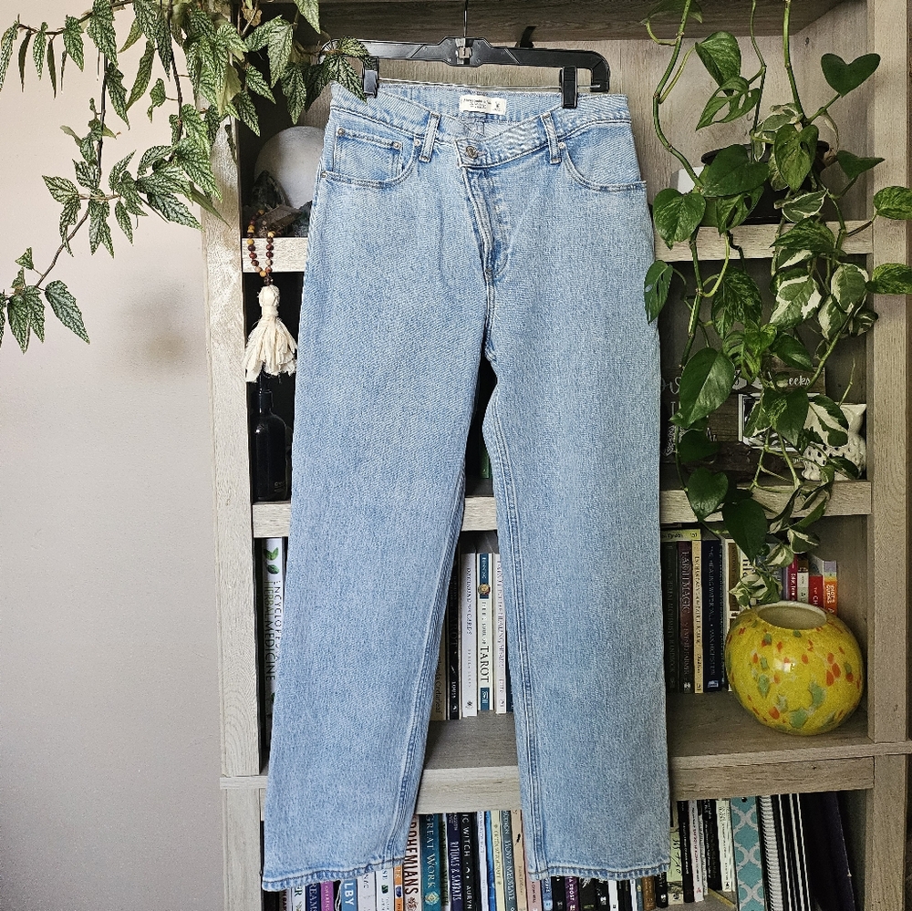 Abercrombie & Fitch 29/8xsThe '90s Straight Ultra High Rise